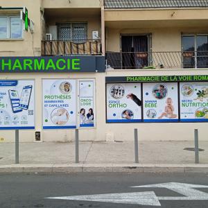 Pose vitrine Pharmacie